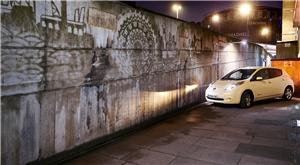 Nissan LEAF lights up London skyline with electric car-powered graffiti